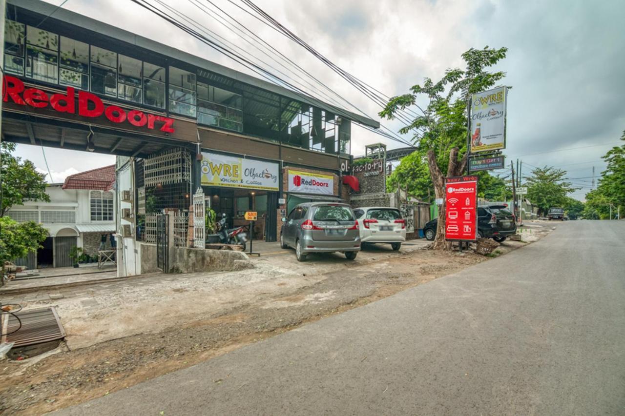 Reddoorz Plus Near Akademi Kepolisian Semarang 3 Dış mekan fotoğraf